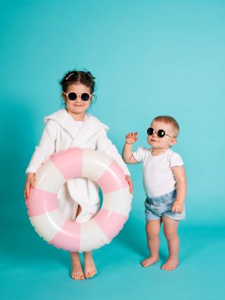 ☀️ Léto je čas slunce, smíchu a velkých dobrodružství! Protože nejlepší léto je to, které trávíte spolu🩷 Vemte kamarády,...