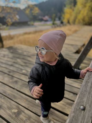 Podzim na Šumavě ☀️ Brýle nesmí samozřejmě chybět v žádném ročním období 😎 #littlekydoo #slunecnibryleprodeti #kidsfashion...